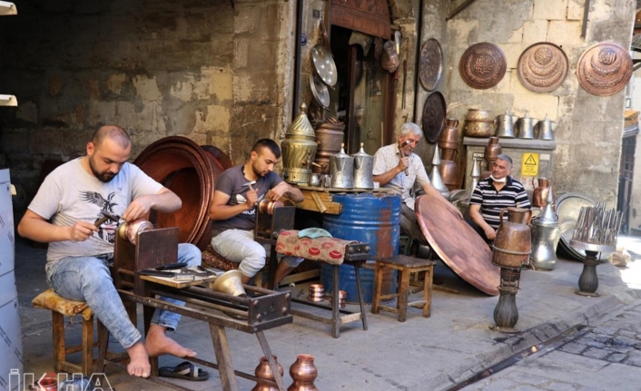 Bakırcılar Çarşısı’nda çekiç sesleri yeniden yükselmeye başladı