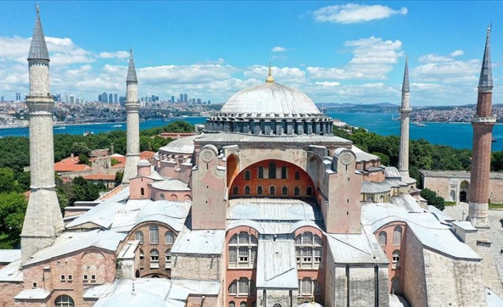 Gaziantep Ayasofya Camisi'nin halılarına talip