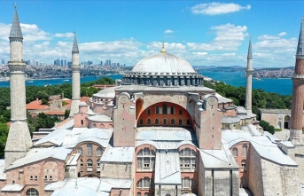 Gaziantep Ayasofya Camisi'nin halılarına talip